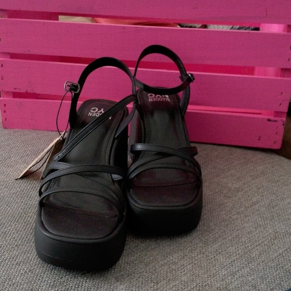 MADDEN NYC black platforms - Picture 2 of 3